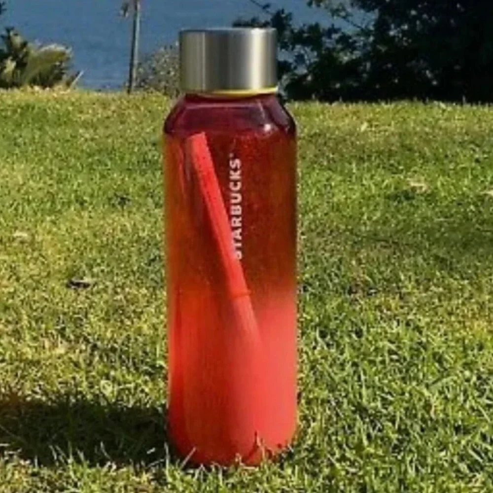 NWT STARBUCKS 2022 RED OMBRÉ GLASS WATER BOTTLE 20 OZ